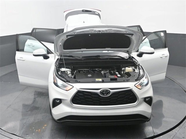 Used 2022 Toyota Highlander LE image 36