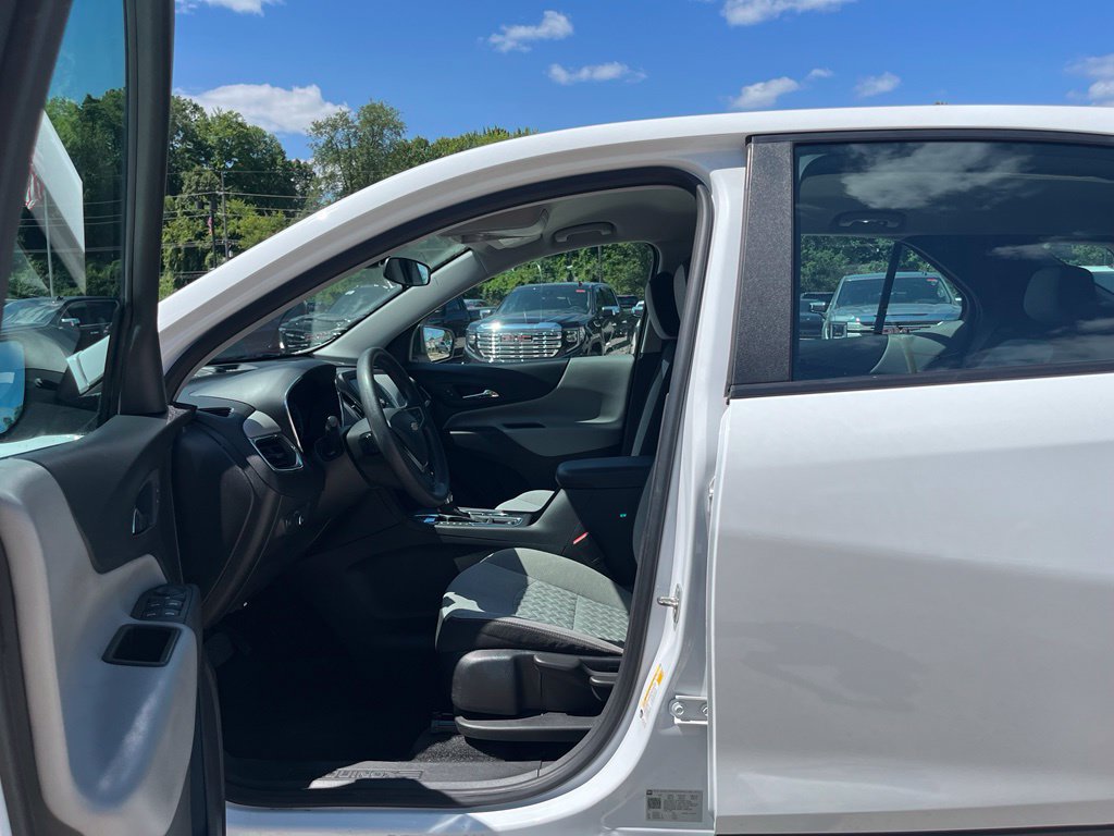 Used 2023 Chevrolet Equinox LS FWD image 19