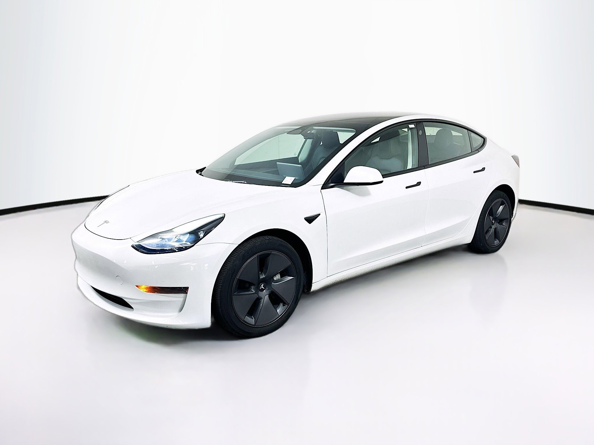 Used 2023 Tesla Model 3 Standard Range RWD image 3