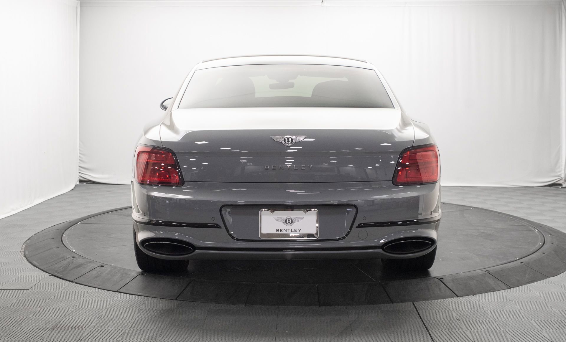 Used 2023 Bentley Flying Spur W12 image 4