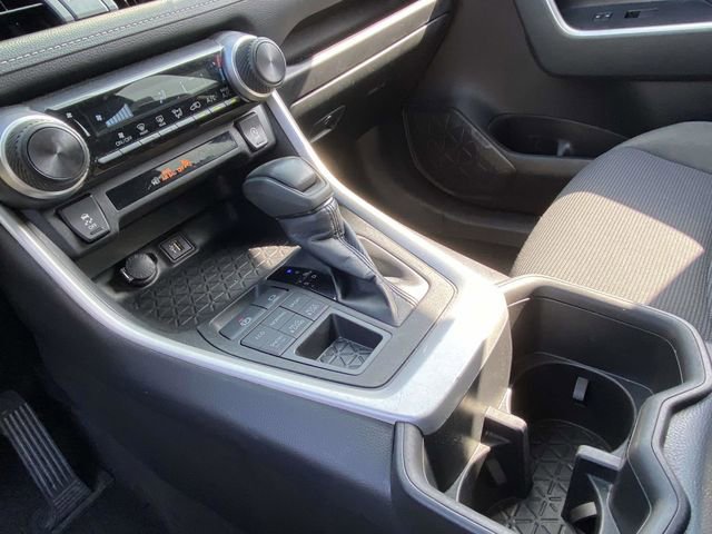 Used 2024 Toyota RAV4 LE AWD/4WD image 17