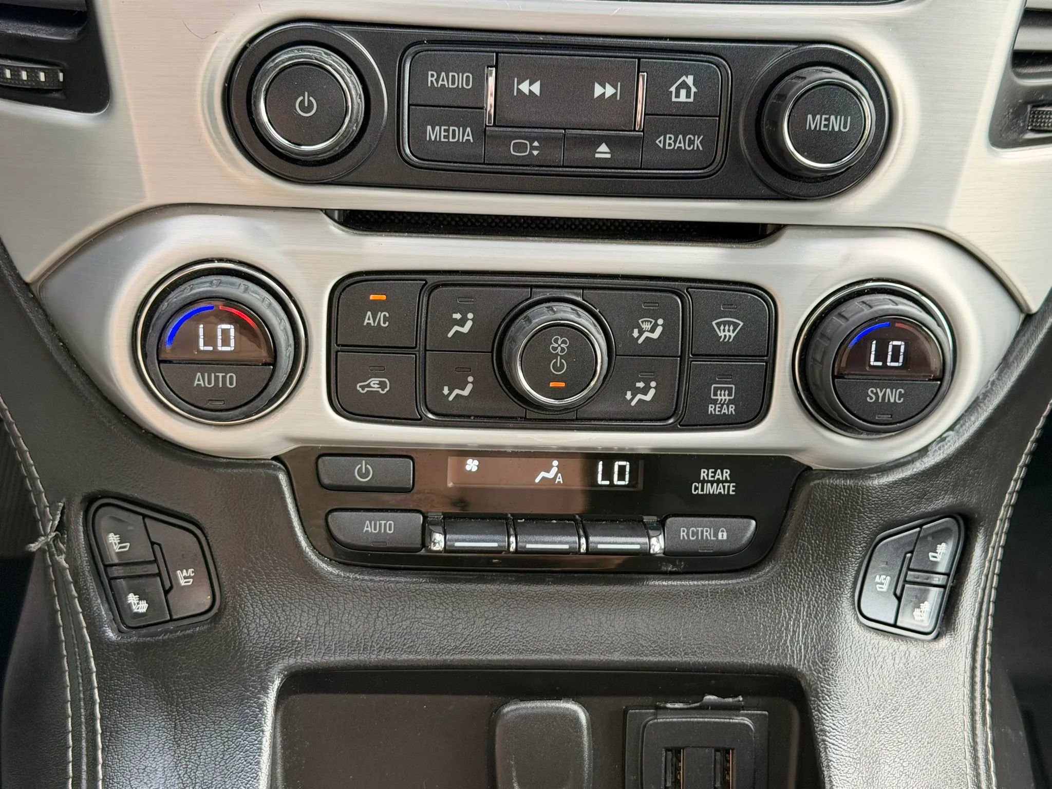 Used 2016 GMC Yukon XL SLT w/ Open Road Package image 22