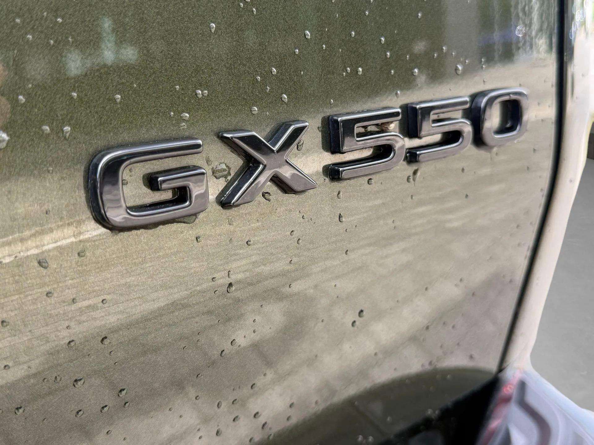 Used 2024 Lexus GX 550 w/ Accessory Package (2T) image 15