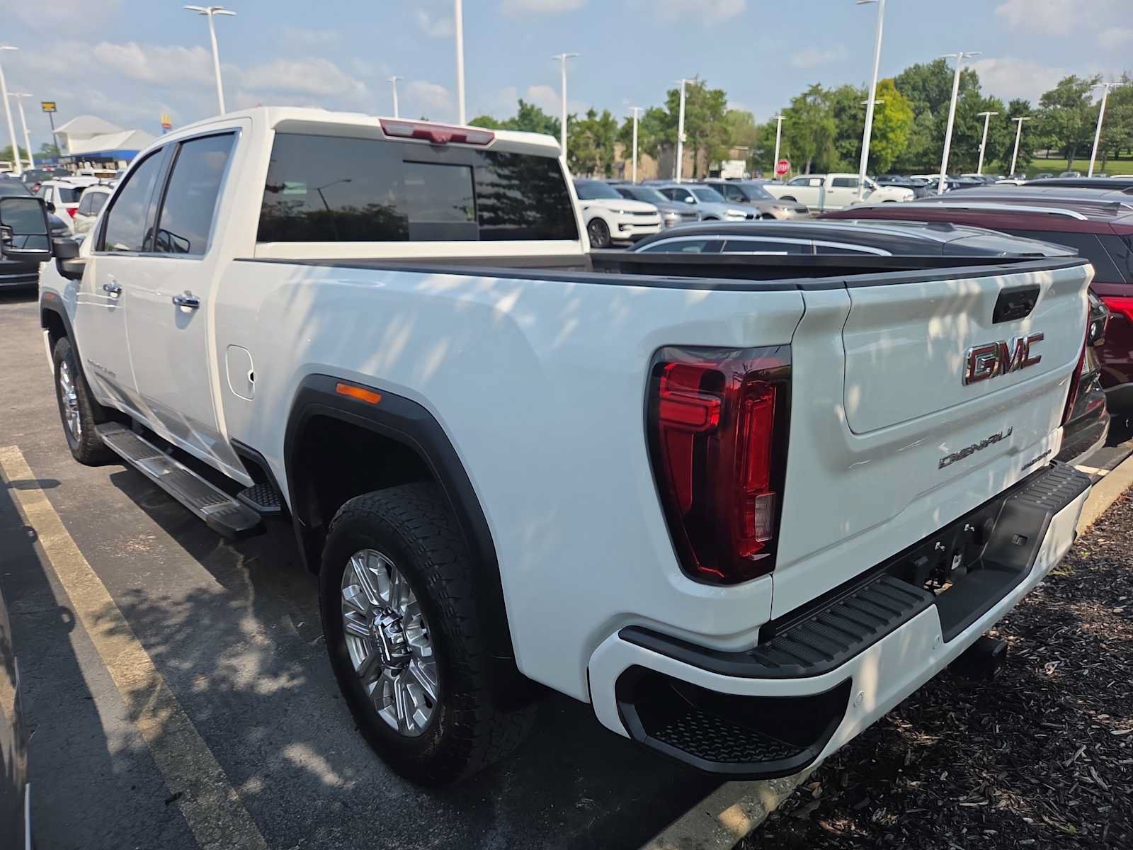 Used 2021 GMC Sierra 3500 Denali w/ Denali Ultimate Package AWD/4WD image 2