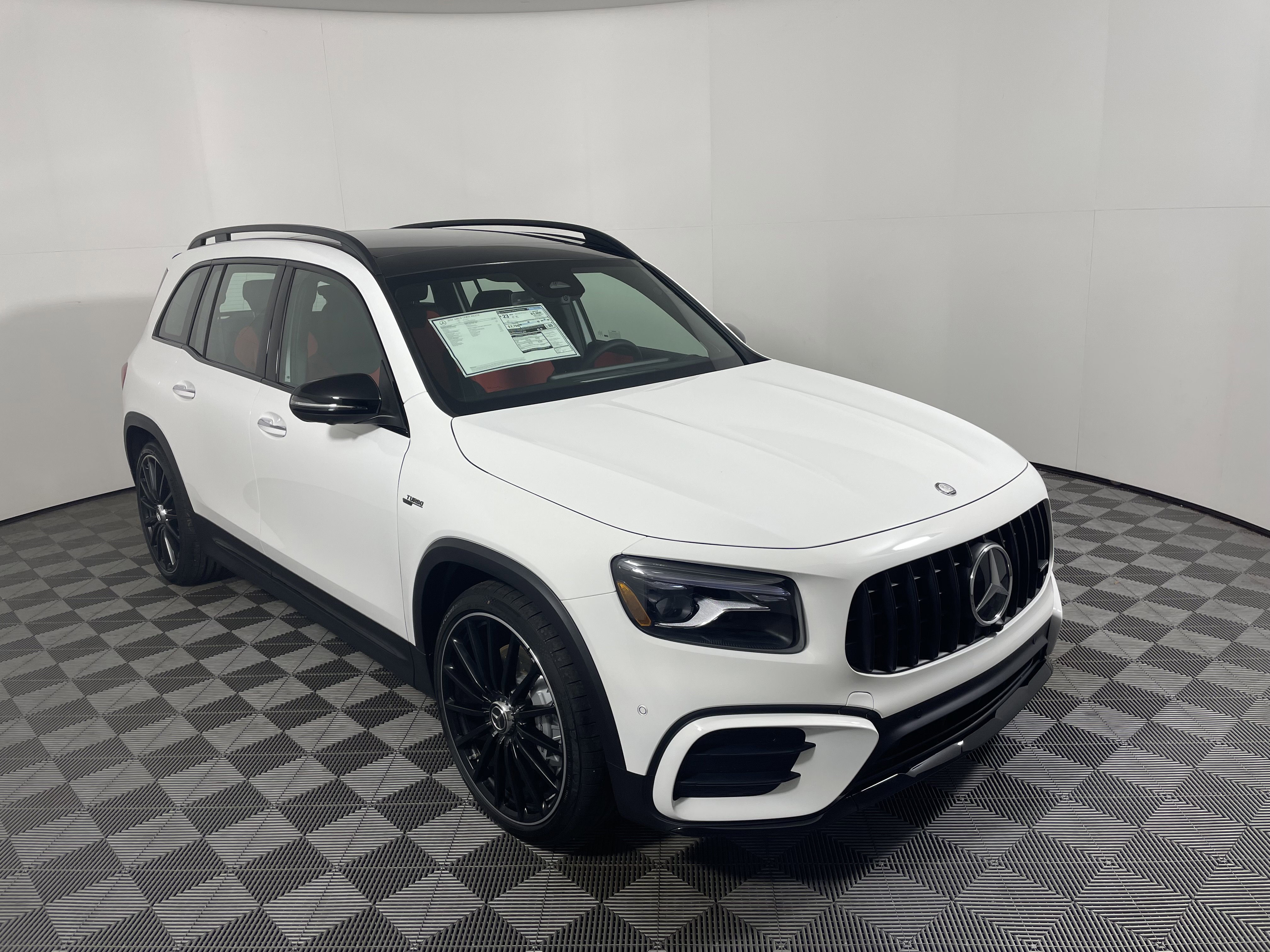 New 2026 Mercedes-Benz GLB 35 AMG 4MATIC image 7