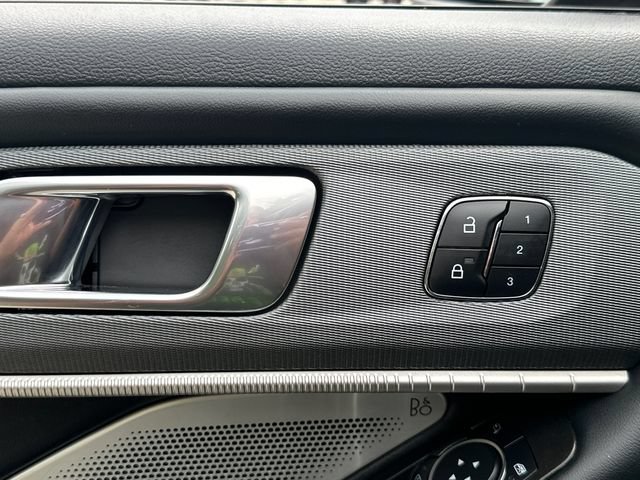 Used 2025 Ford Explorer ST AWD/4WD image 29
