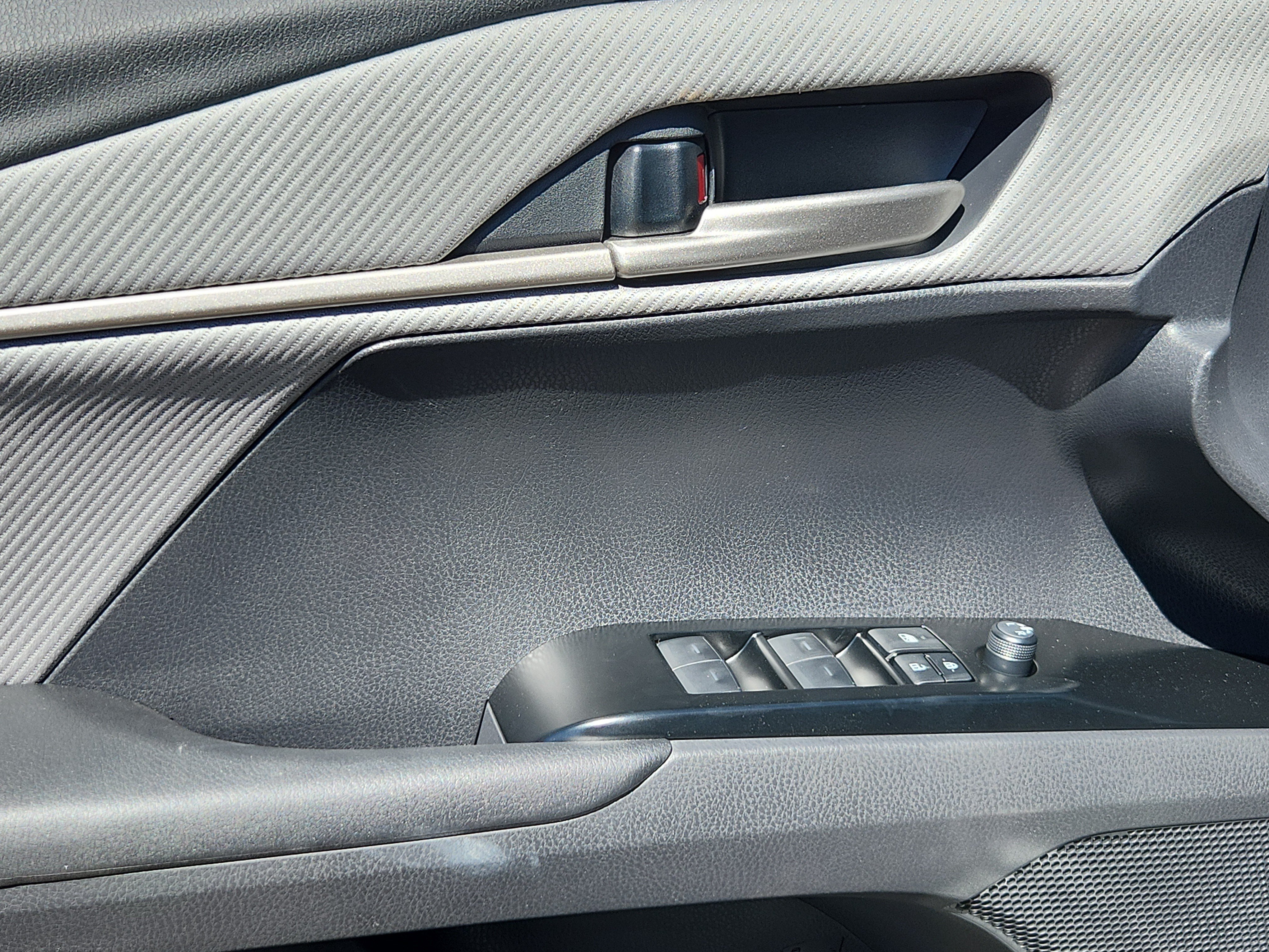 New 2026 Toyota Camry SE w/ Multimedia Upgrade Package FWD image 8
