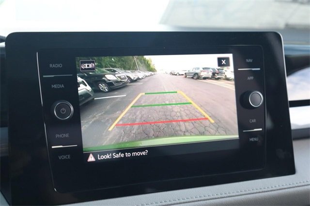 New 2025 Volkswagen Taos SEL image 15