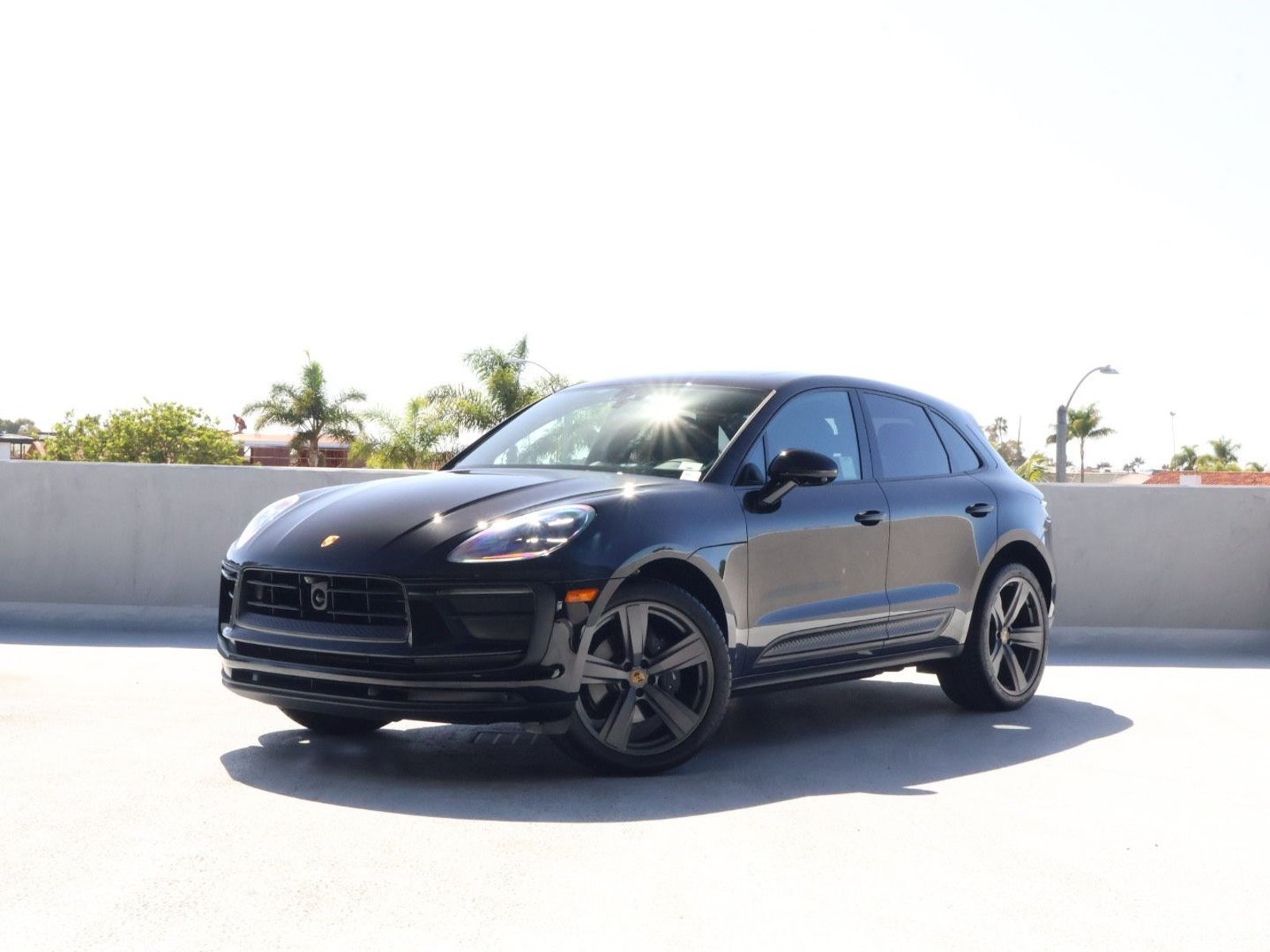 Certified 2026 Porsche Macan AWD/4WD image 1