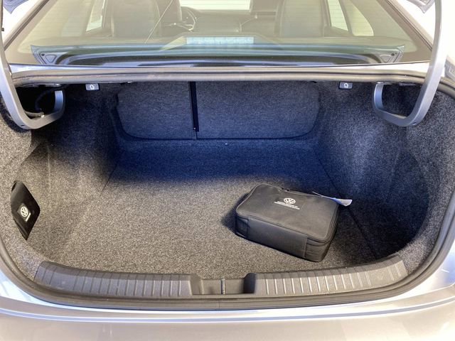 Used 2022 Volkswagen Jetta SE w/ Panoramic Sunroof Package image 8