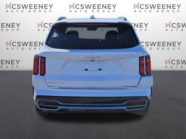 Used 2023 Kia Sorento SX image 4