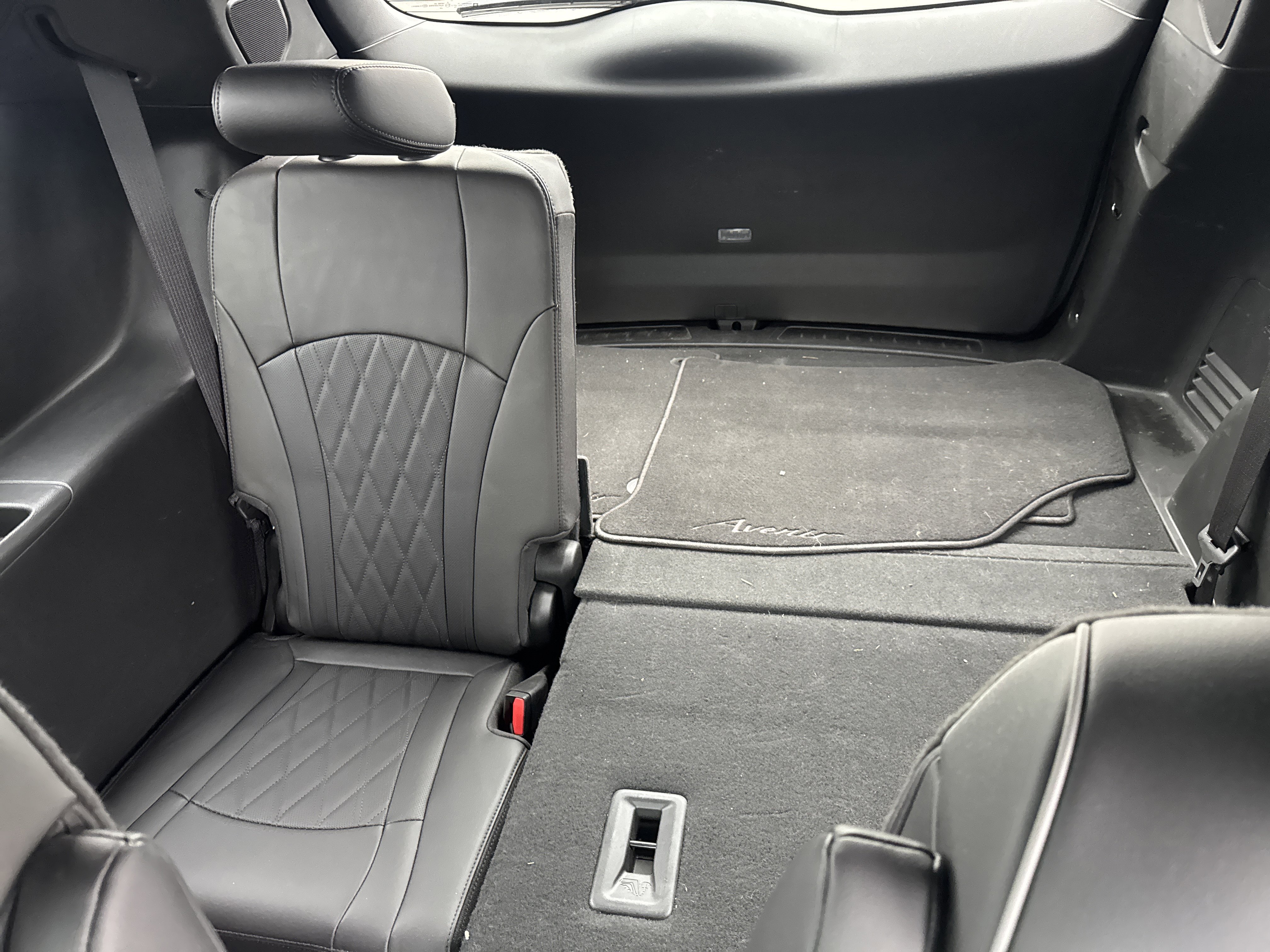 Used 2023 Buick Enclave Avenir image 14