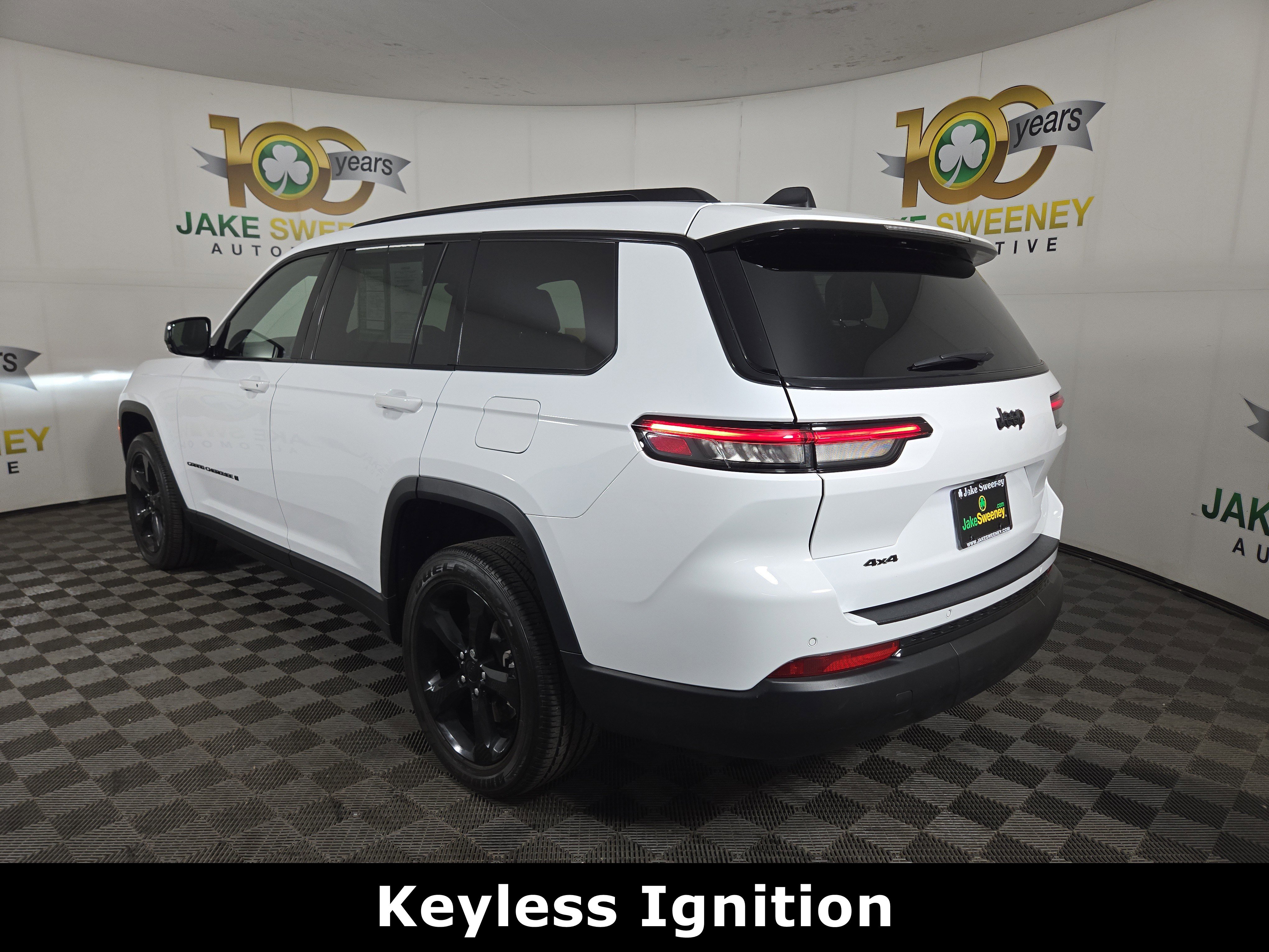 Used 2023 Jeep Grand Cherokee L Laredo image 6