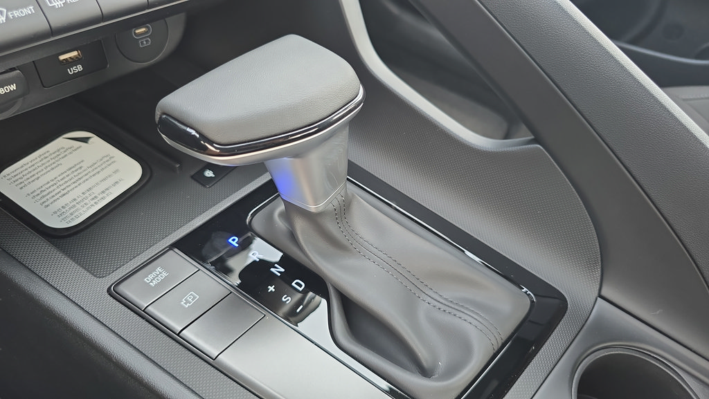 New 2026 Hyundai Elantra Sport FWD image 22