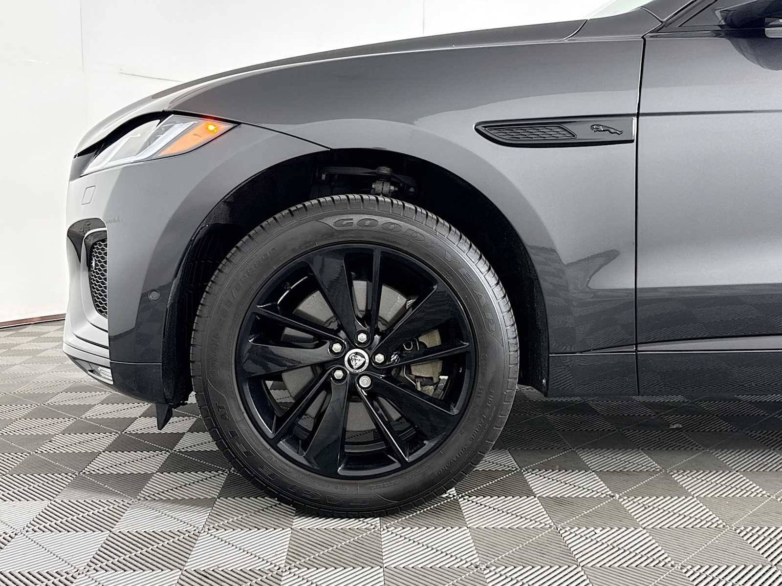 Used 2026 Jaguar F-PACE R-Dynamic S AWD/4WD image 29