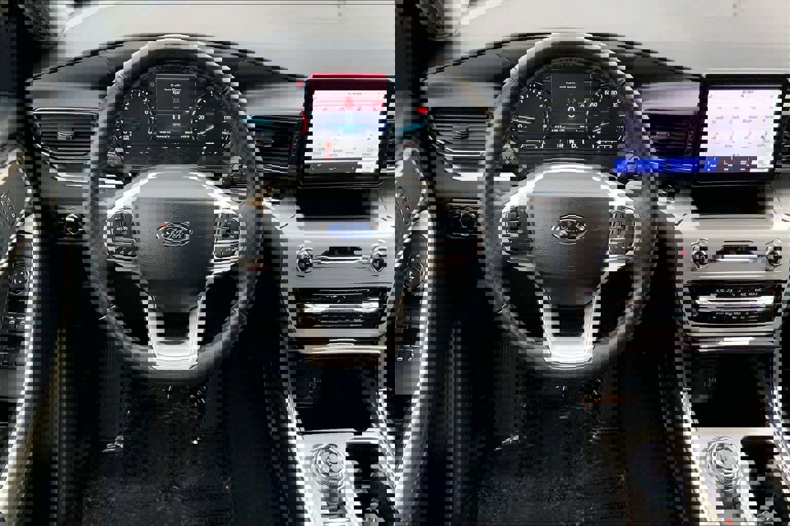 Used 2024 Ford Explorer XLT w/ Equipment Group 202A image 6