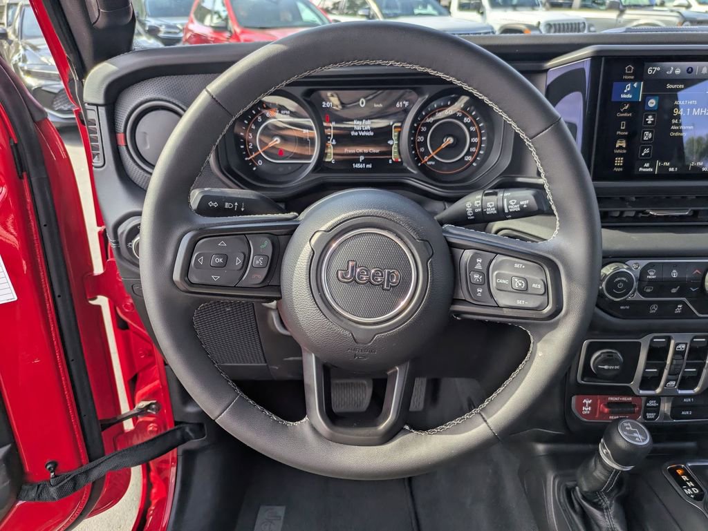 Used 2025 Jeep Wrangler Unlimited Rubicon w/ Convenience Group image 18