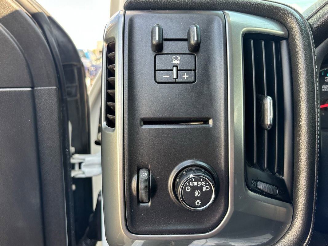 Used 2016 Chevrolet Silverado 2500 LTZ image 15