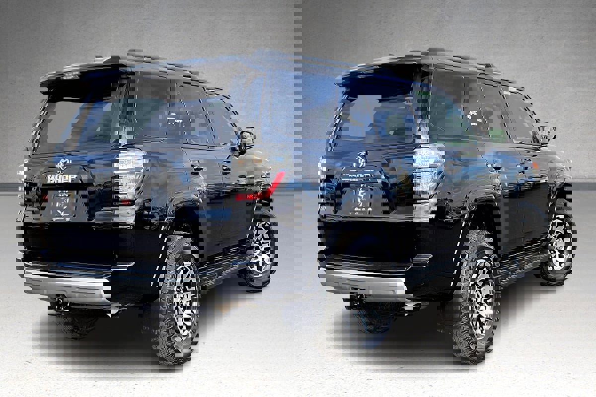 Used 2024 Toyota 4Runner TRD Off-Road image 12