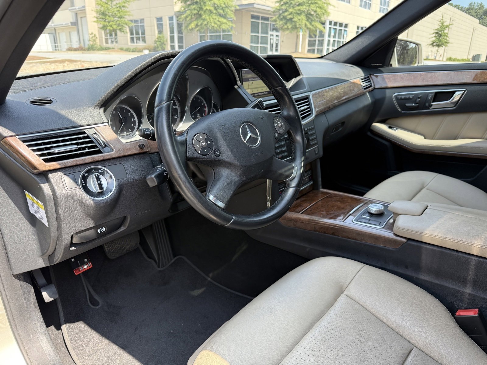 Used 2011 Mercedes-Benz E 350 Sedan image 21