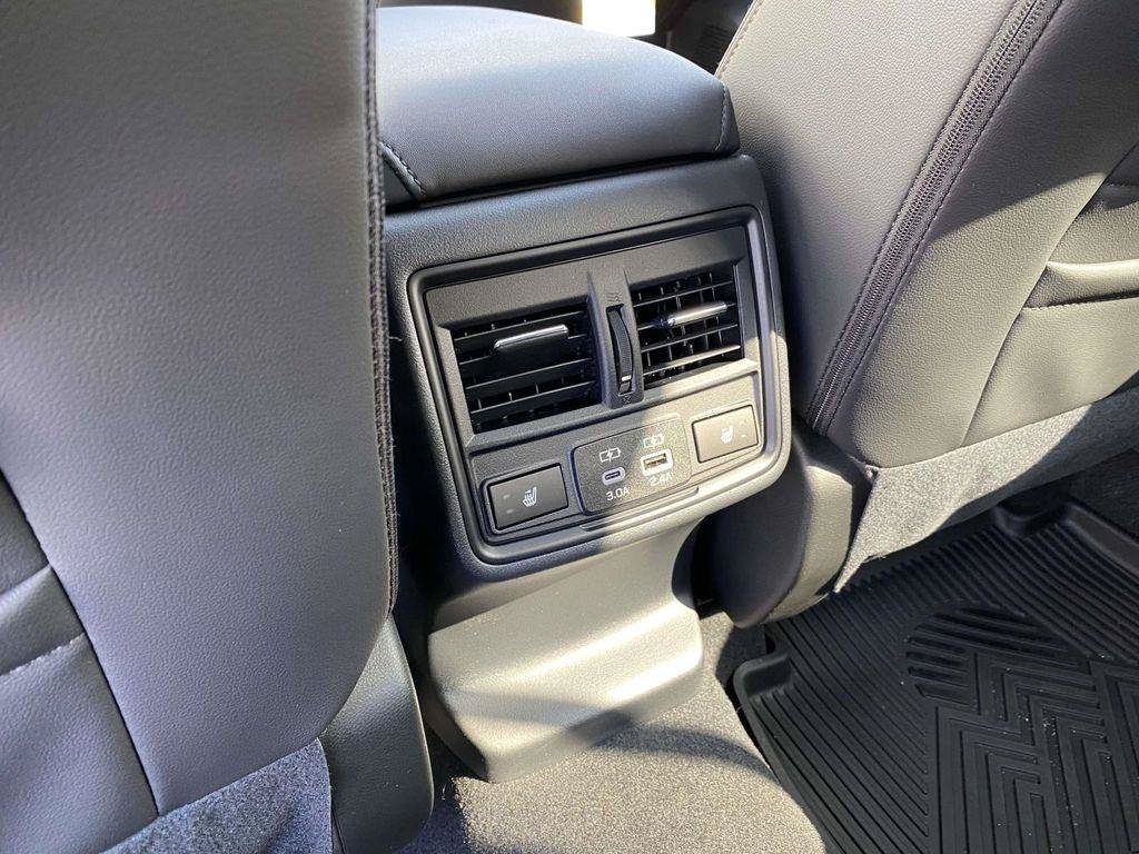 New 2026 Subaru Outback Limited AWD/4WD image 9