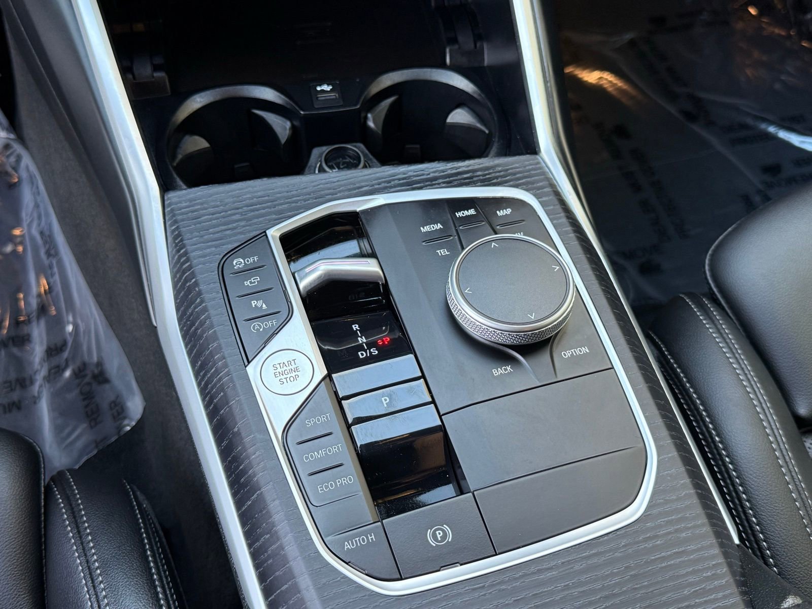 Used 2025 BMW 330i Sedan w/ Premium Package image 26