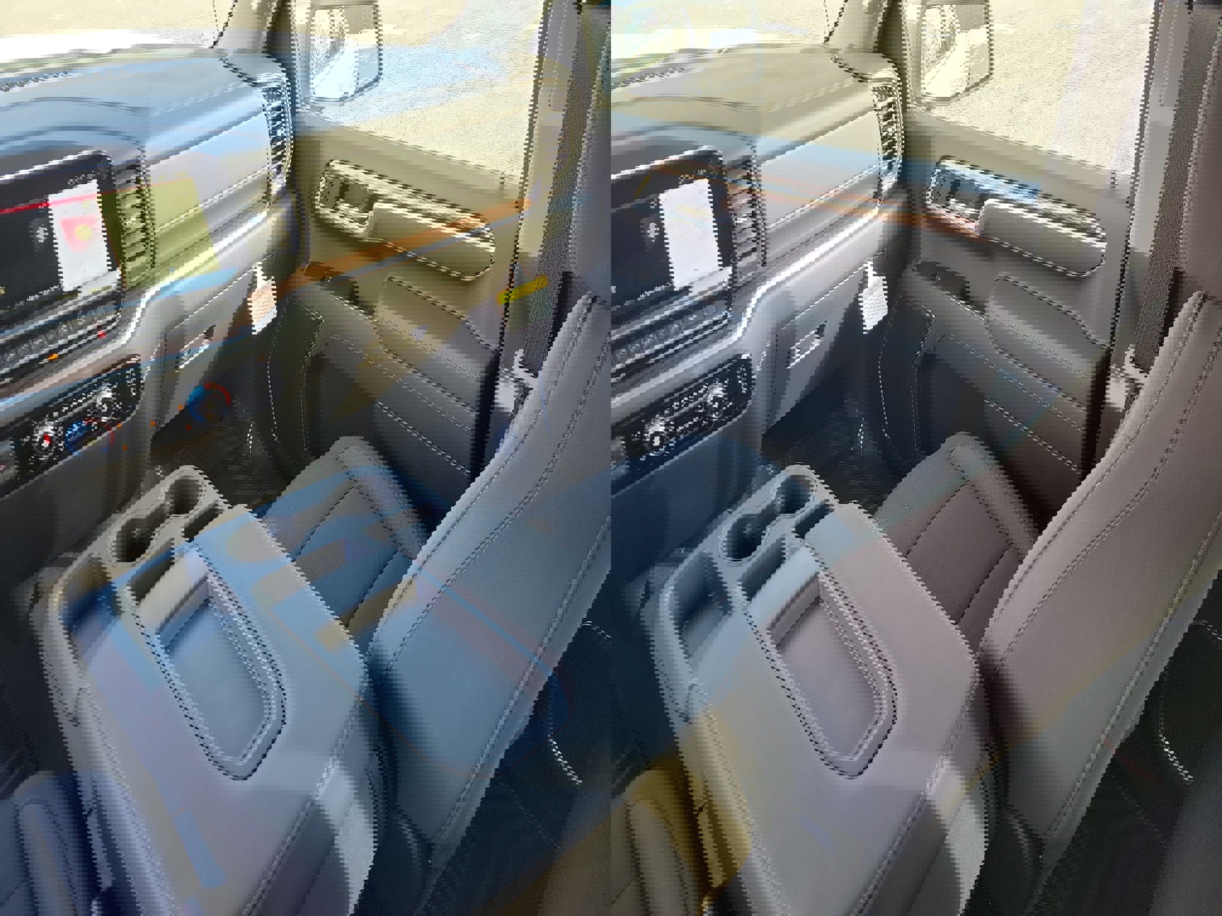 New 2026 GMC Sierra 1500 SLE image 3