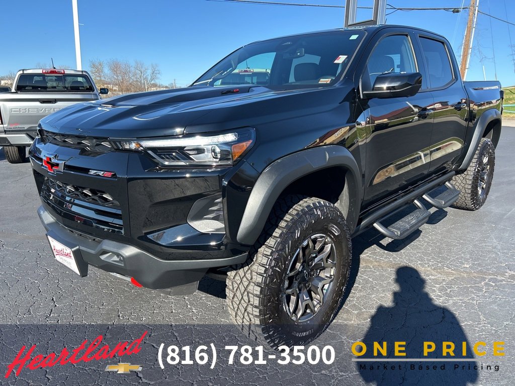 Used 2024 Chevrolet Colorado ZR2 w/ ZR2 Convenience Package III image 9