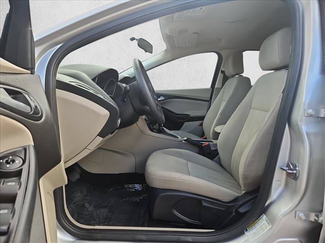 Used 2016 Ford Focus SE FWD image 17