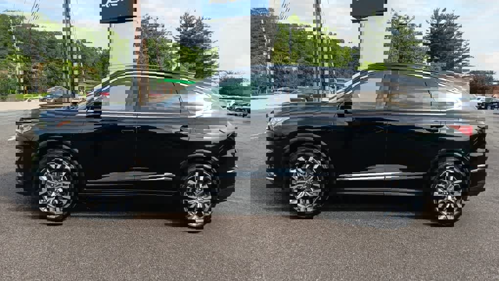 Used 2023 Acura MDX SH-AWD w/ Technology Package image 2