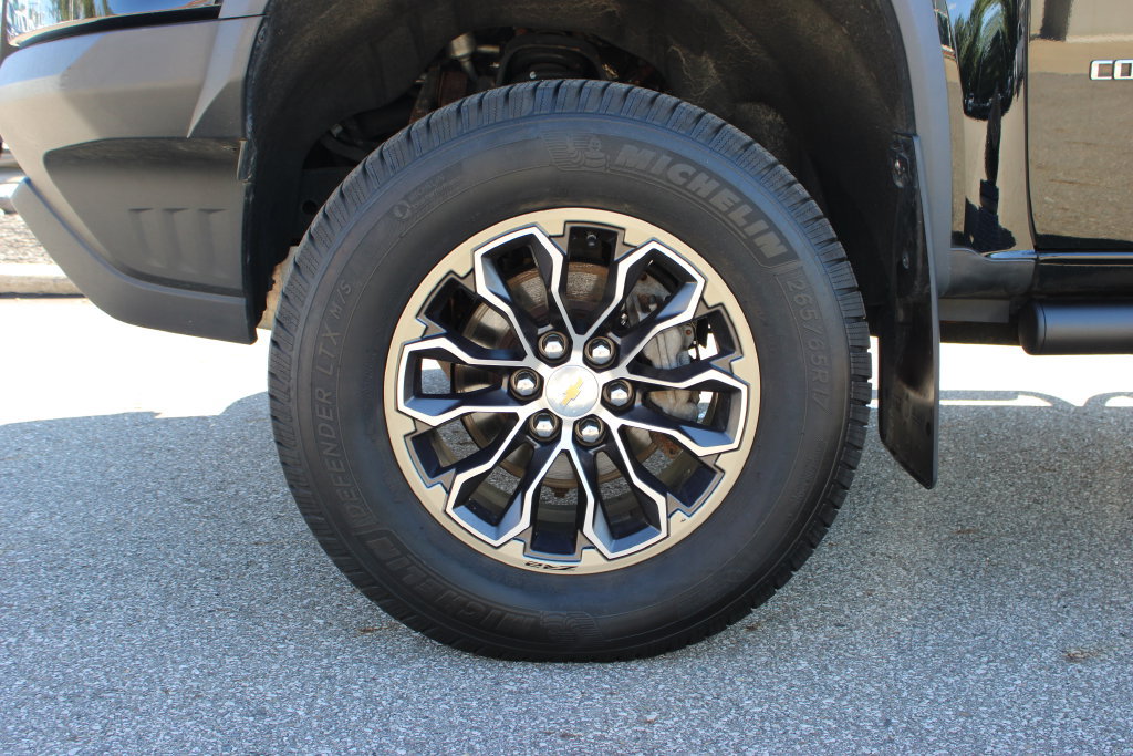 Certified 2018 Chevrolet Colorado ZR2 w/ LPO, Premium Interior Package AWD/4WD image 25