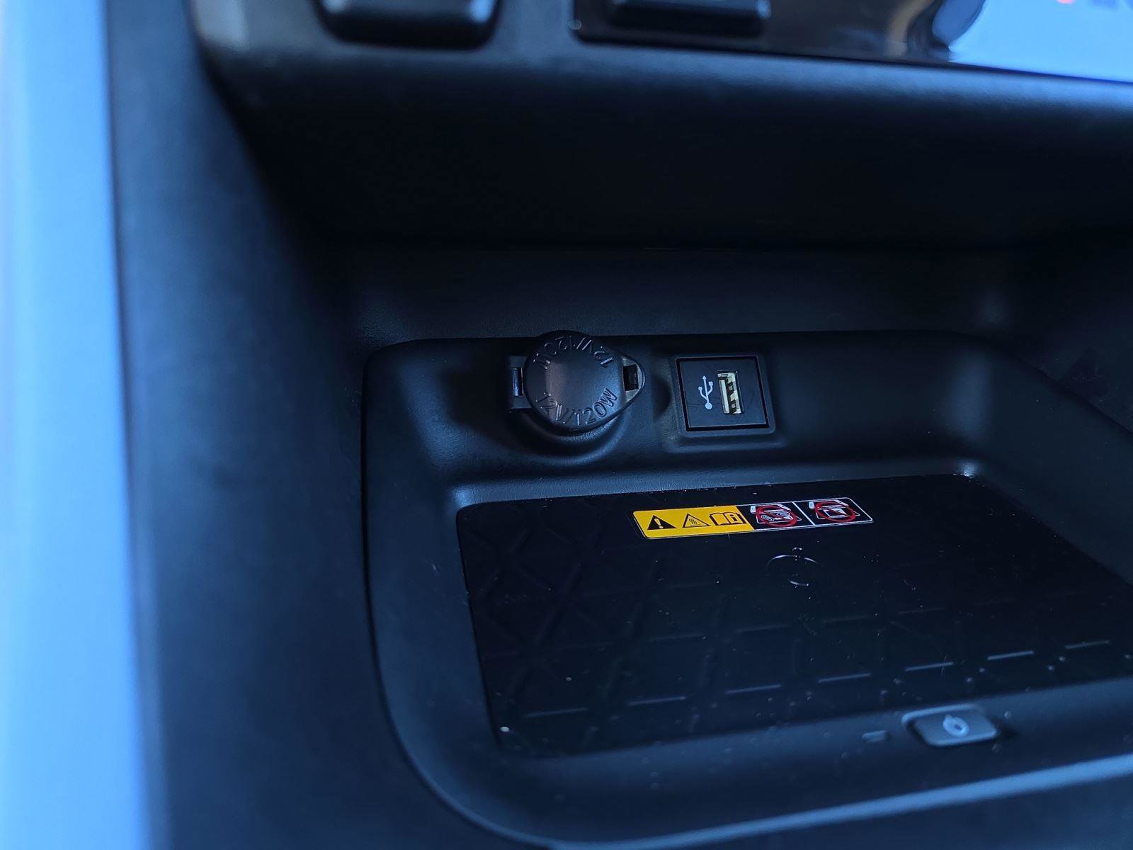 Used 2023 Toyota RAV4 XLE Premium image 24