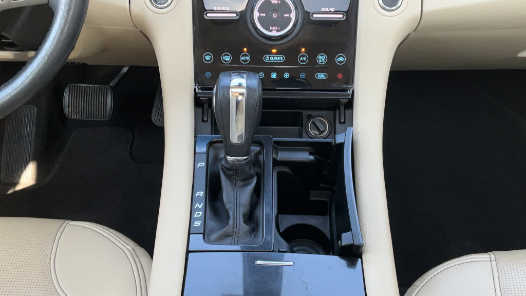 Used 2019 Ford Taurus Limited FWD image 23