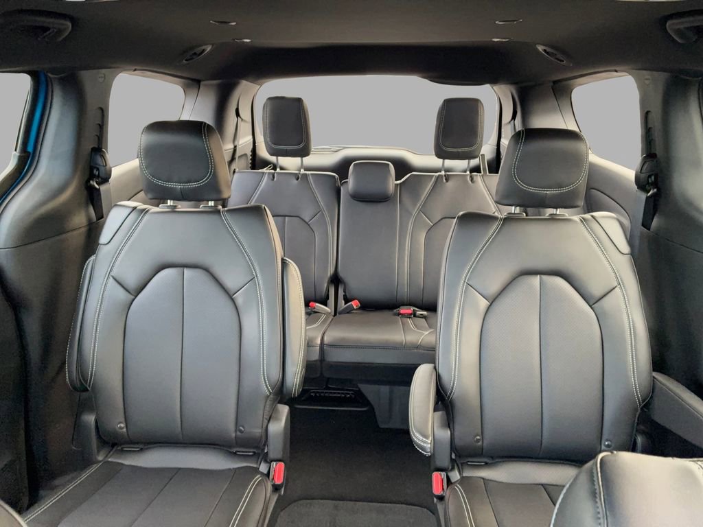 New 2026 Chrysler Pacifica Select w/ S Appearance Package image 15