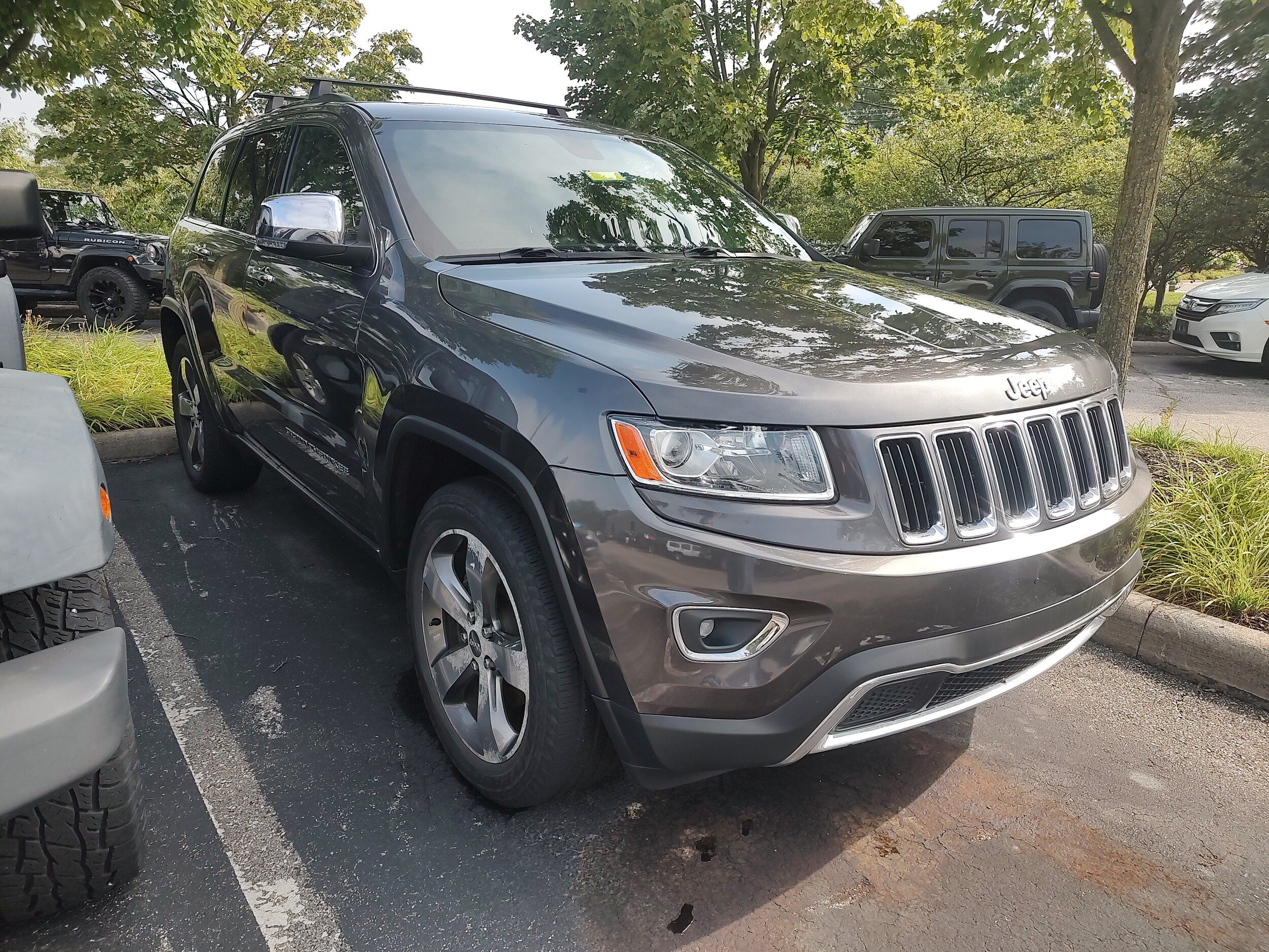 Used 2014 Jeep Grand Cherokee Limited AWD/4WD image 3