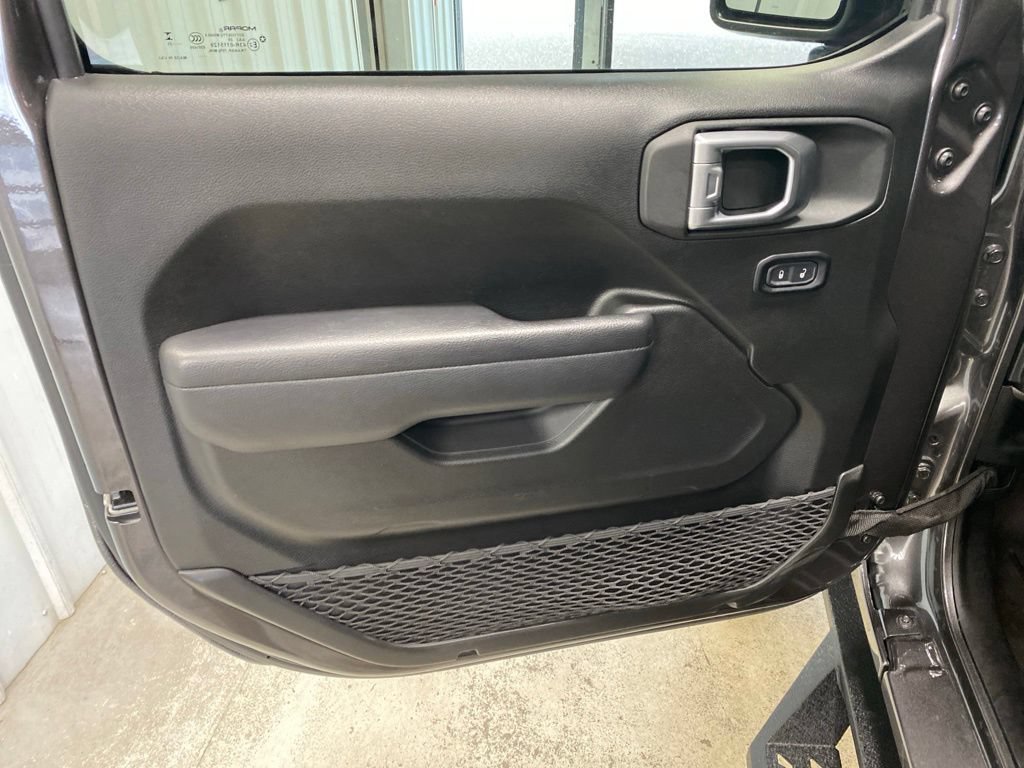 Used 2025 Jeep Wrangler Sport AWD/4WD image 26
