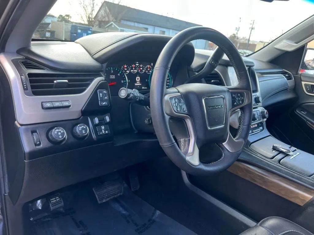 Used 2018 GMC Yukon Denali AWD/4WD image 26
