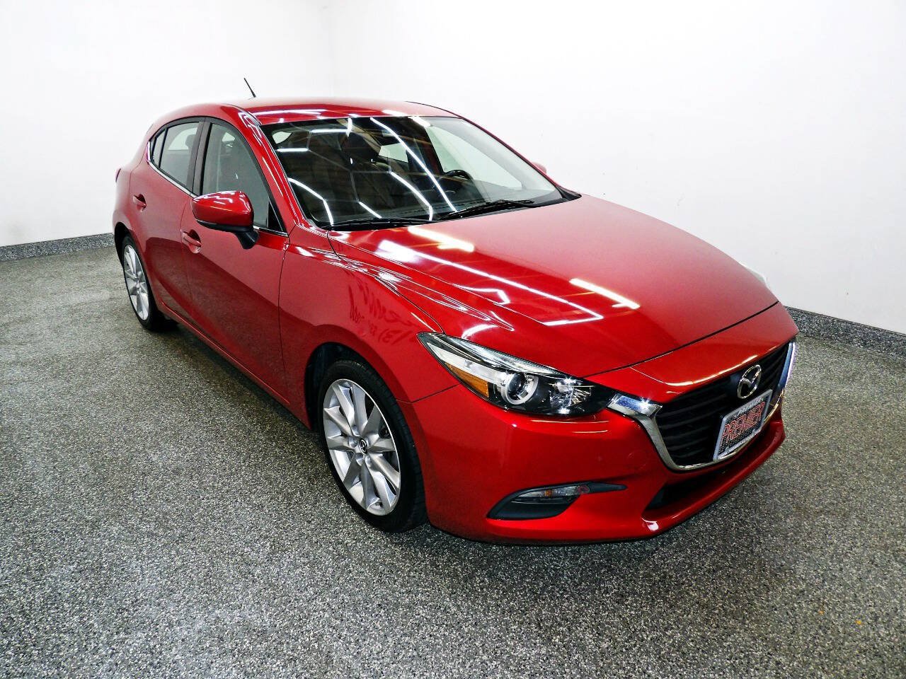 Used 2017 MAZDA MAZDA3 Touring FWD image 3