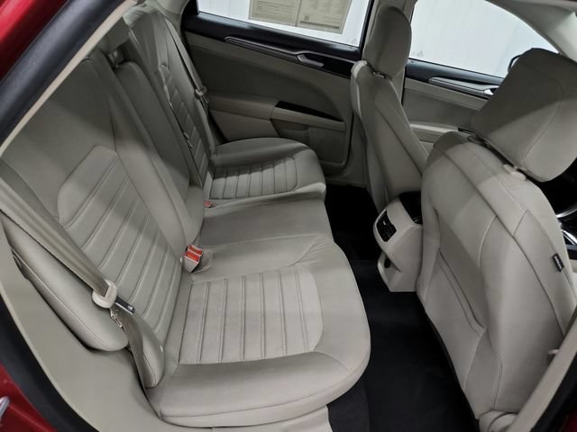 Used 2020 Ford Fusion SE FWD image 34