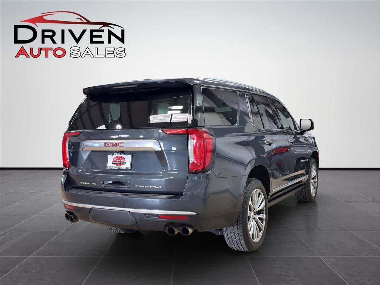 Used 2021 GMC Yukon Denali w/ Denali Premium Package image 6