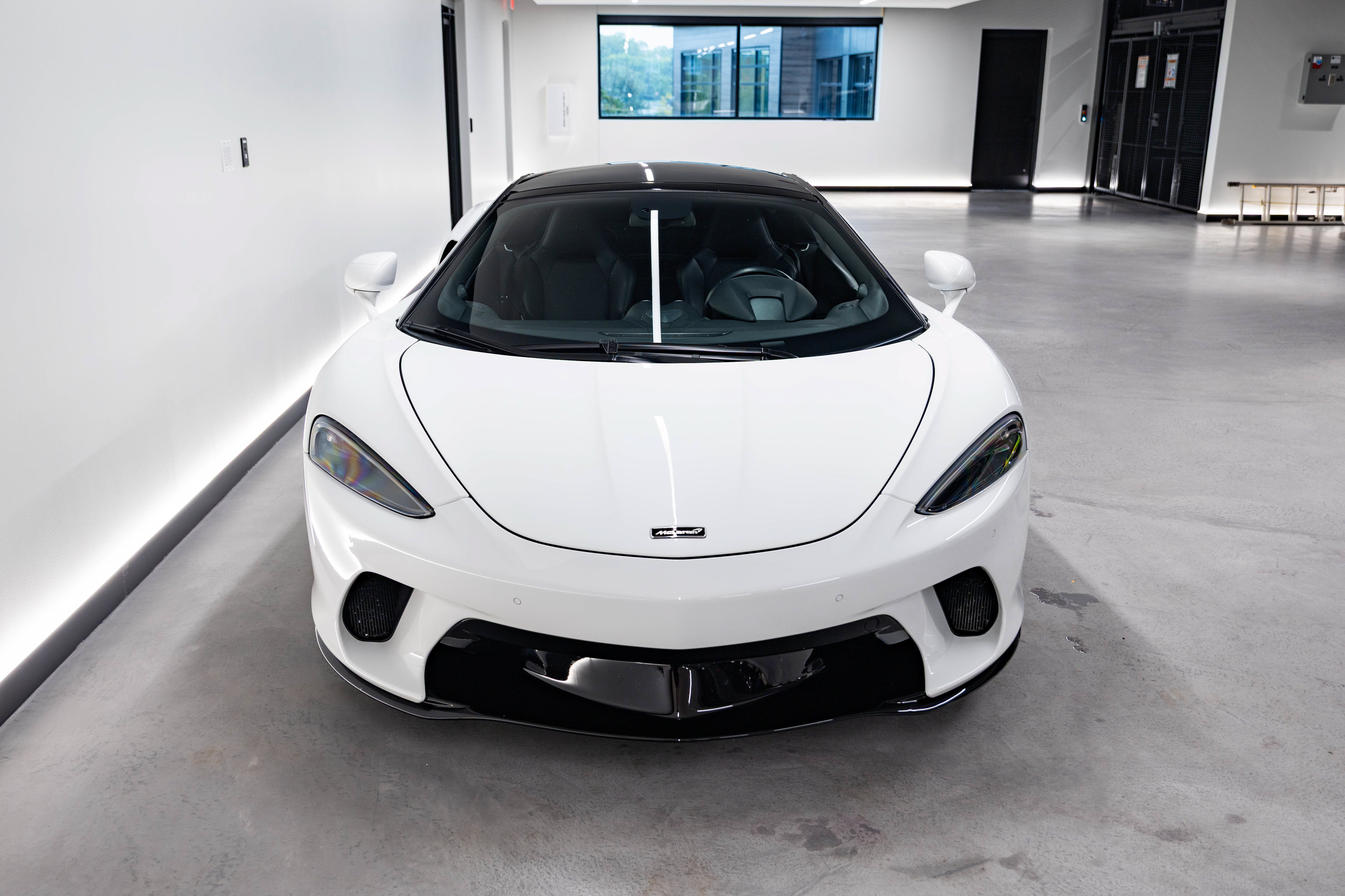 Used 2020 McLaren GT RWD image 10