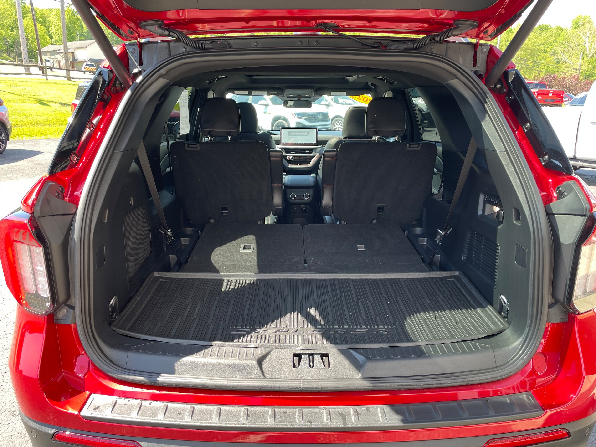 Used 2025 Ford Explorer ST w/ Sun And Sound Package AWD/4WD image 12