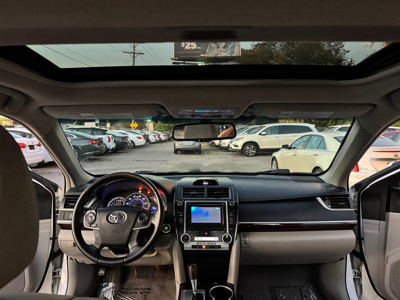 Used 2012 Toyota Camry XLE image 14