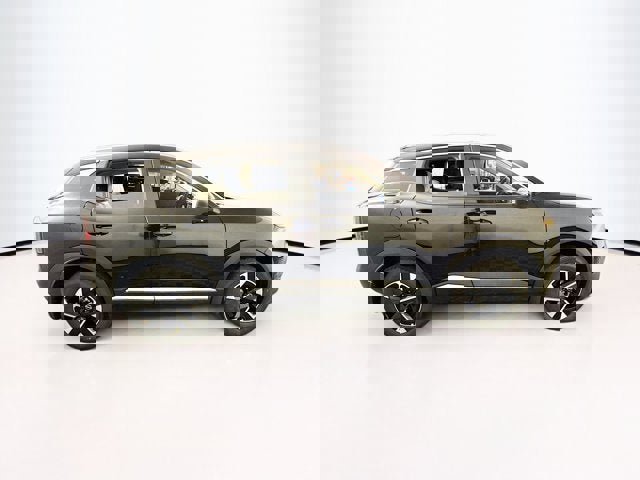 New 2026 Nissan Kicks SV image 4