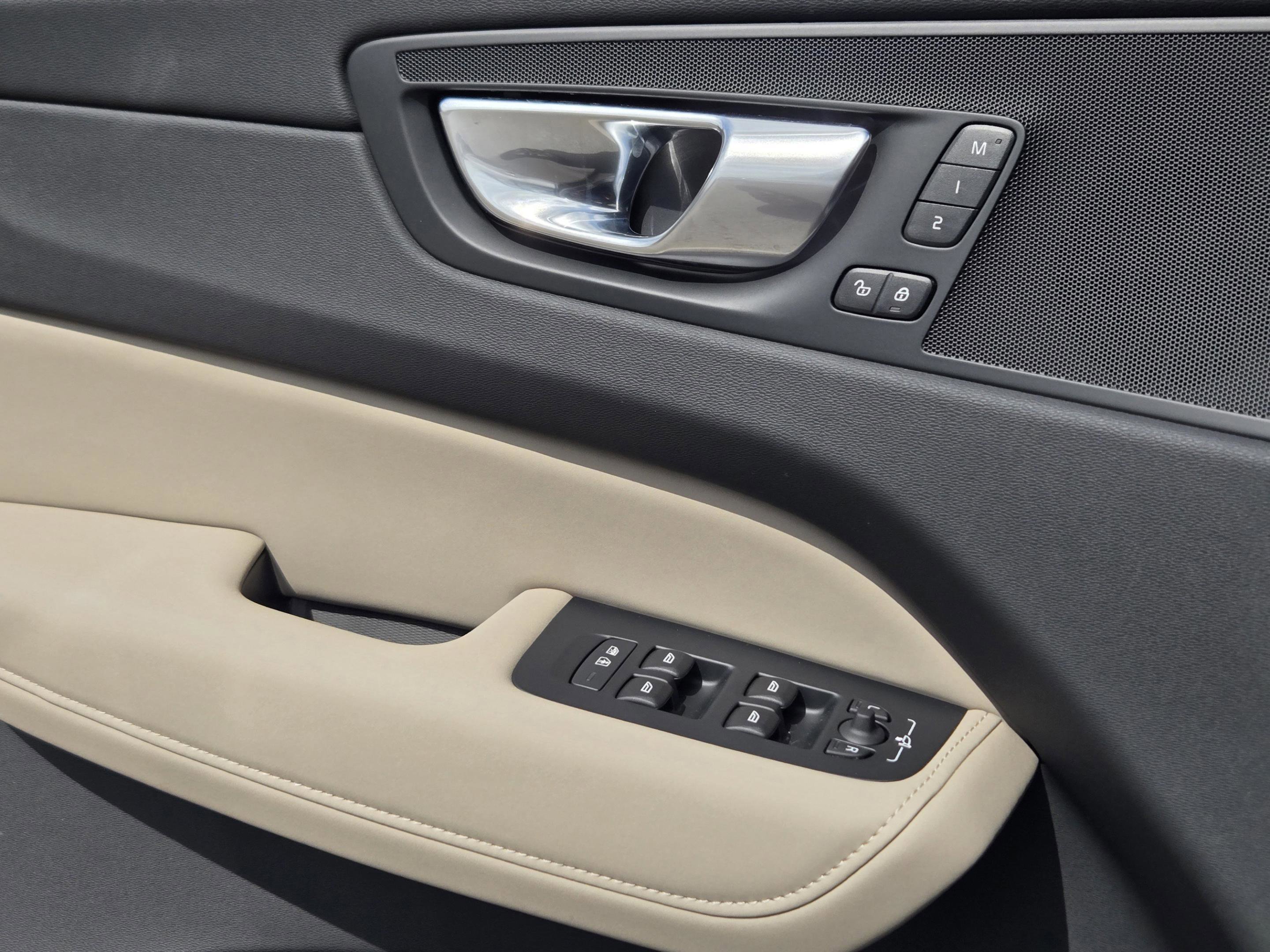 New 2026 Volvo XC60 B5 Plus w/ Protection Package Premier image 18