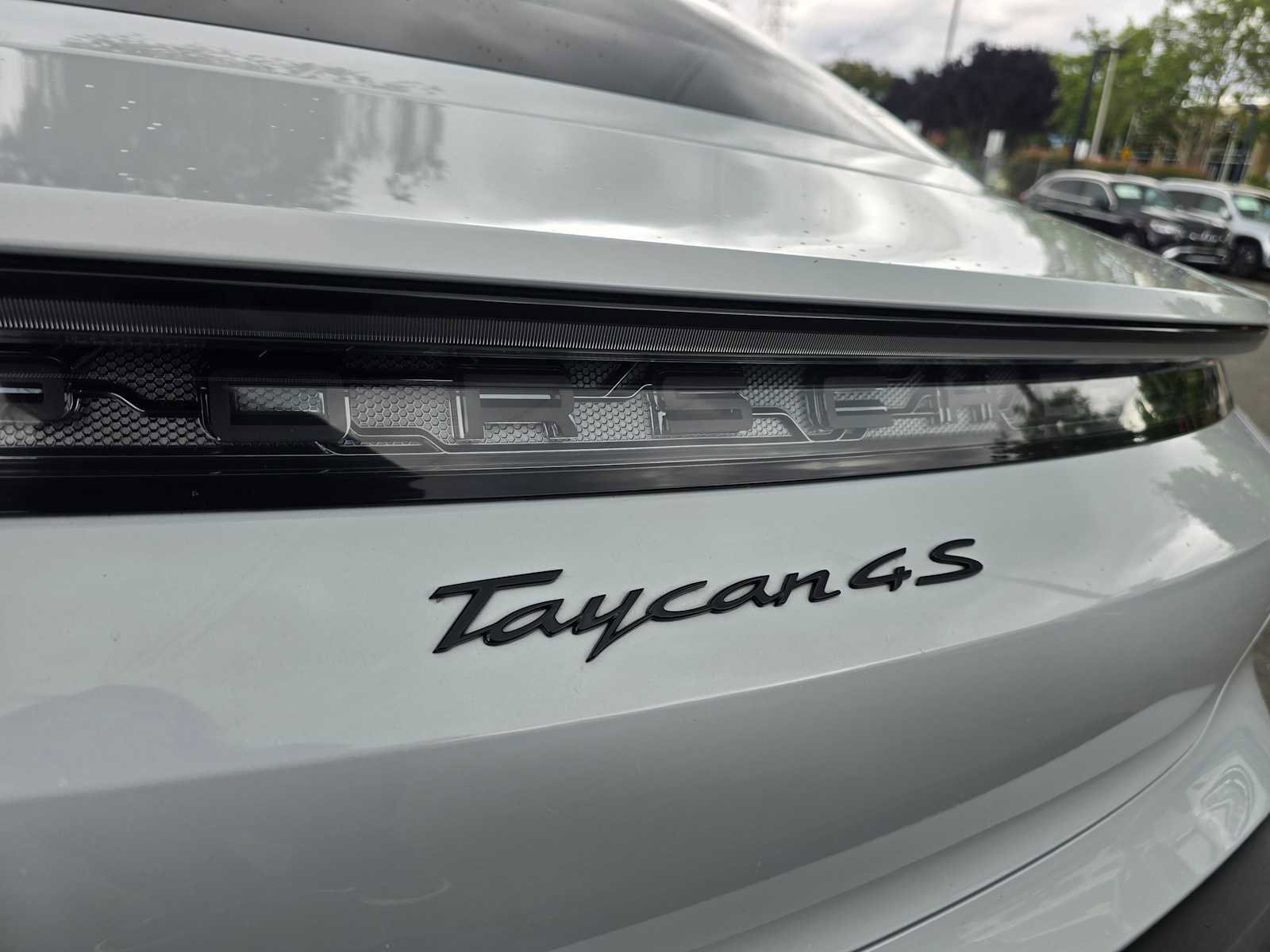 Used 2021 Porsche Taycan 4S w/ Premium Package AWD/4WD image 14