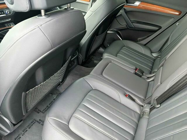 Used 2023 Audi Q5 2.0T Premium w/ Convenience Package AWD/4WD image 15