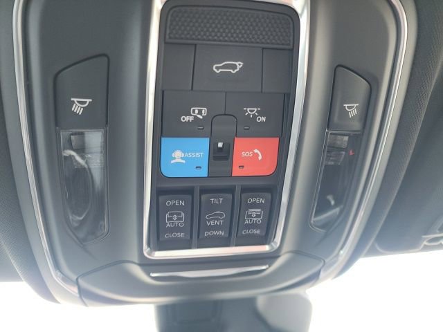 New 2025 Jeep Grand Cherokee Limited image 10