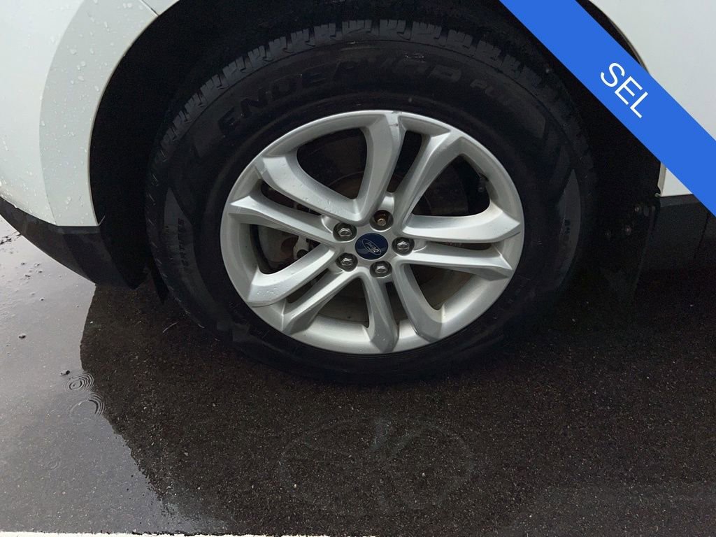 Used 2019 Ford Edge SEL w/ Equipment Group 201A AWD/4WD image 3
