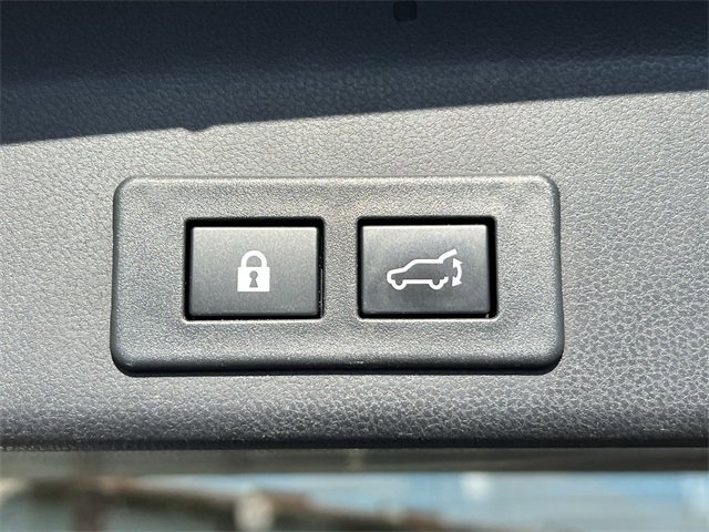 Used 2023 Subaru Ascent Limited image 32